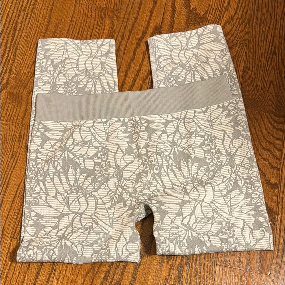 Fabletics  Gray and white Floral Leggings